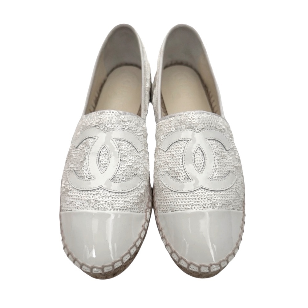 🆕💞CHANEL White Sequins Patent Leather CC Logo Cap Toe Espadrilles Flats • EU 37 - Picture 3 of 15